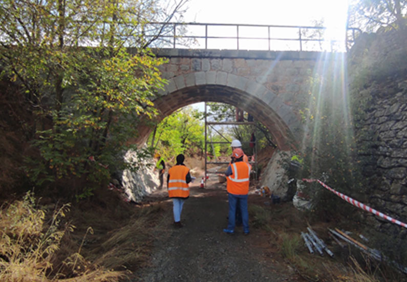 Structural consolidation of an overpass to the Ojos Negros Greenway. Albentosa.